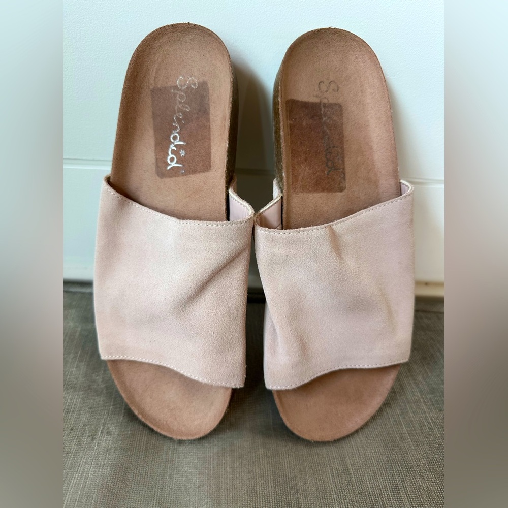 Splendid pink suede slides